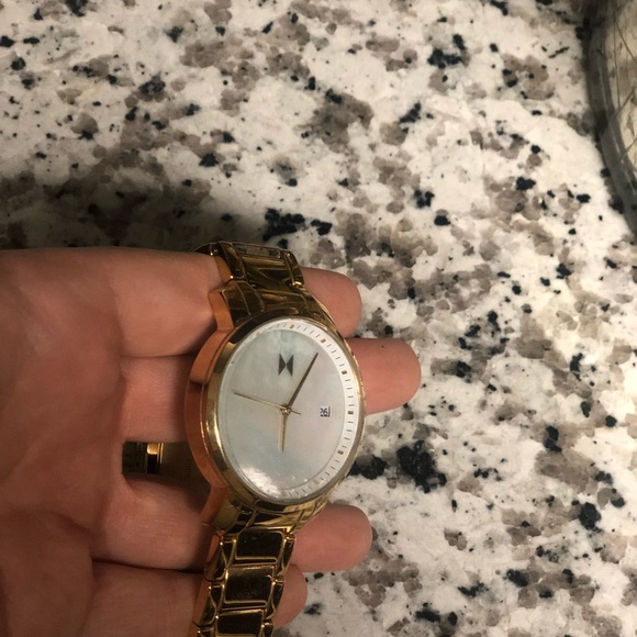 Gold MVMT watch - Picture 4 of 6